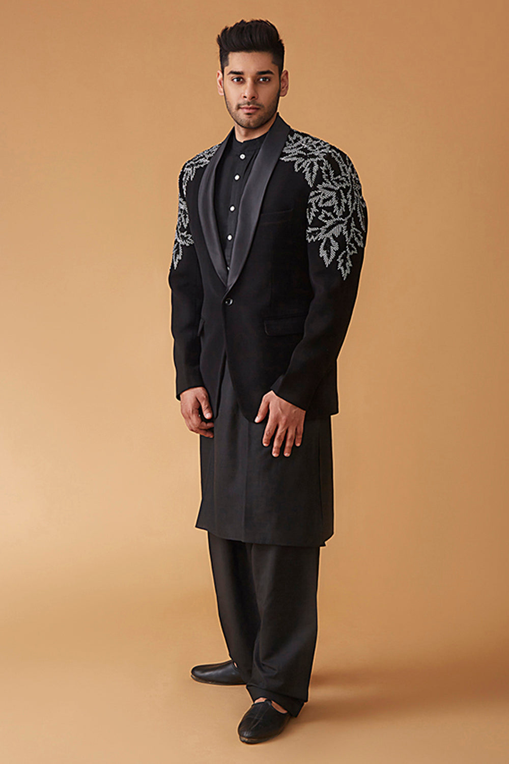 New Pakistani Pathani Suits & Kurta Designs for Men 2021 | Indian men  fashion, Mens kurta designs, Groom dress men