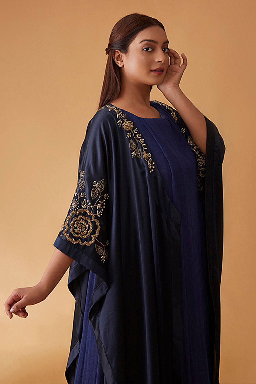 Ishq-e-mulakaat Kurta In Thread Work & Mirror Embroidery